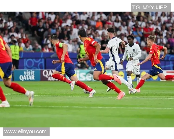 欧洲足球三大球星的传奇与成就解析：谁是足坛的真正王者